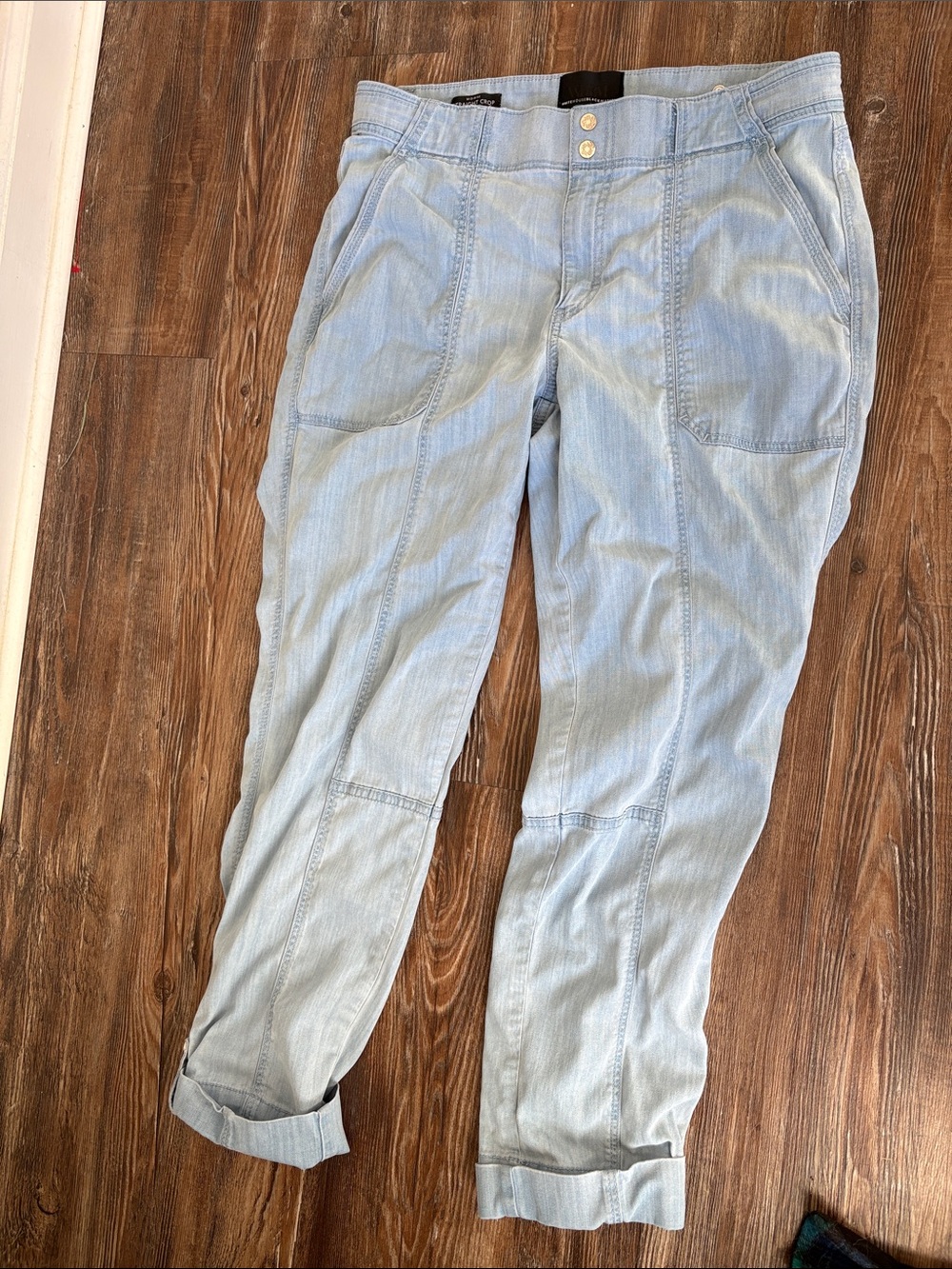 White House Black Market Light Blue Cropped Ankle Jeans